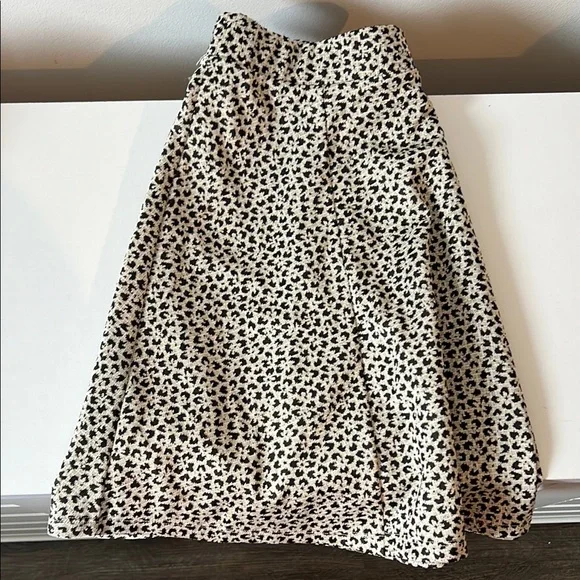 Zara Mini Skirt Cheetah Print - Picture 2 of 6